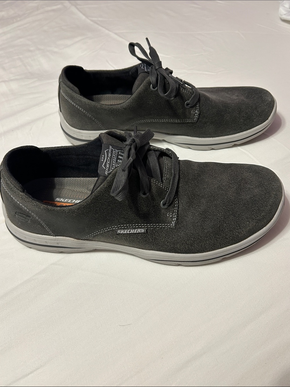 Skechers Men’s Black Suede Casual Lace-Up Slip-On Sneakers